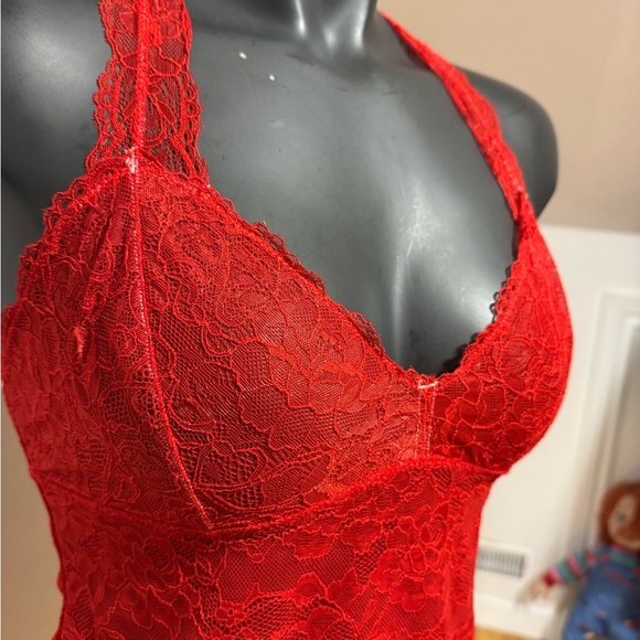 Red top - Picture 2 of 5